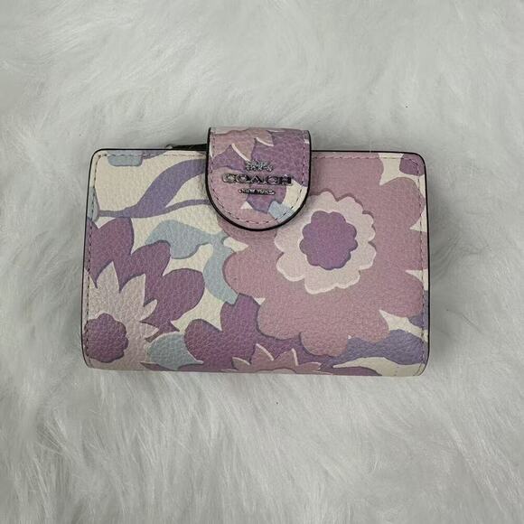 COACH Medium Corner Zip Wallet With Floral Print Ivory/Purple/Pink Multi CBO31 - Picture 1 of 4